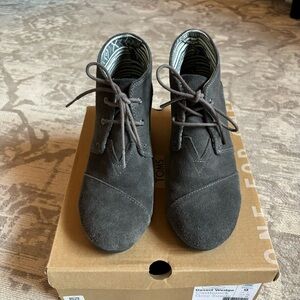 Desert Wedge Grey Suede Women’s TOMS Size 9